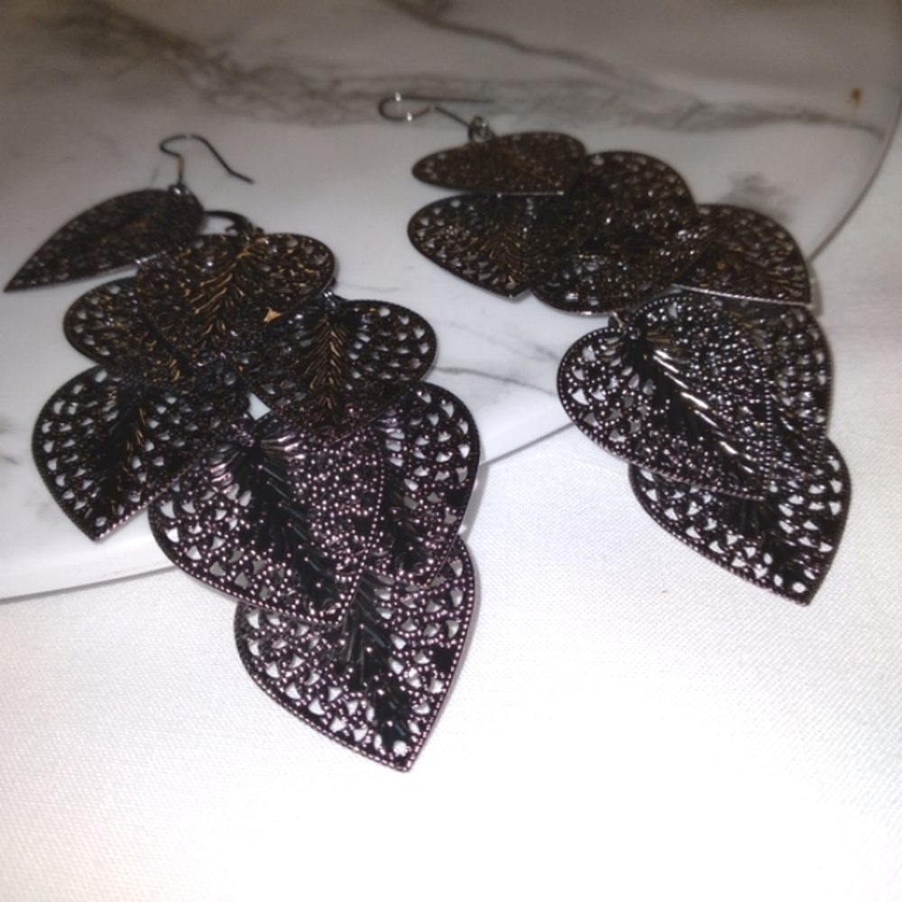 Hollow Drop earrings